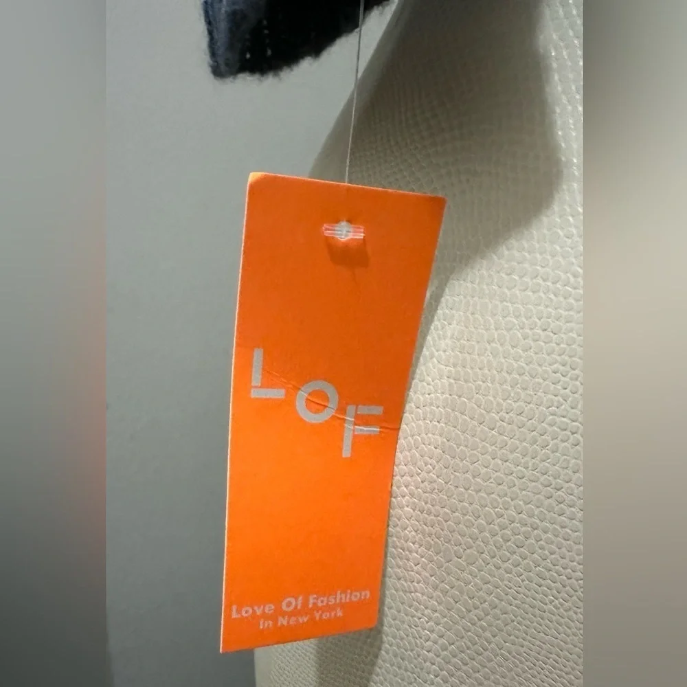 036 LOF | NWT Unisex Navy Winter Scarf (size OS)